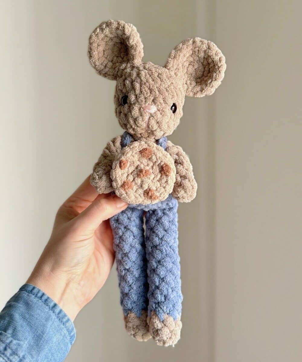 Cookie CROCHET PATTERN (Mouse pattern NOT included)