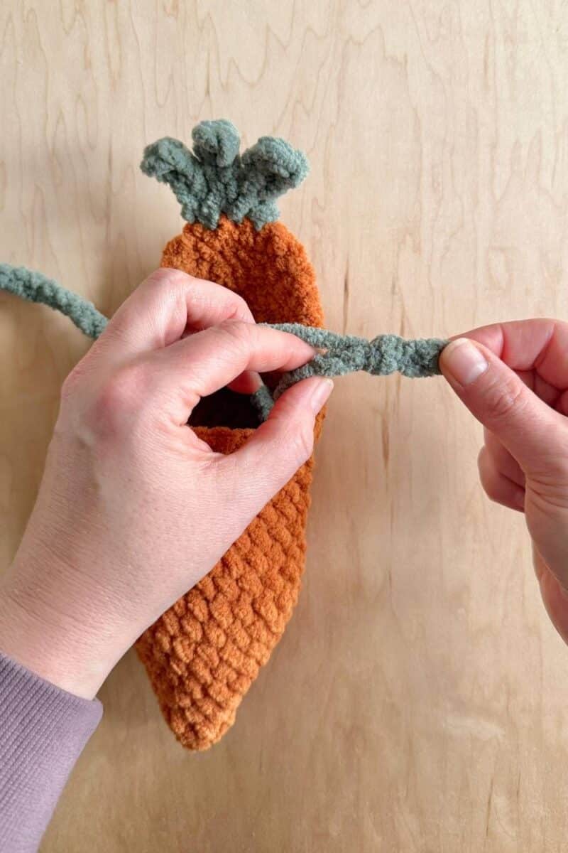 Tiring a knot in the green chain.